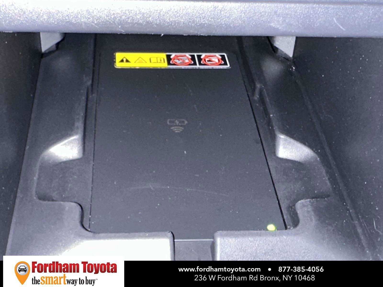 Used 2025 Toyota Corolla Cross XLE image 24