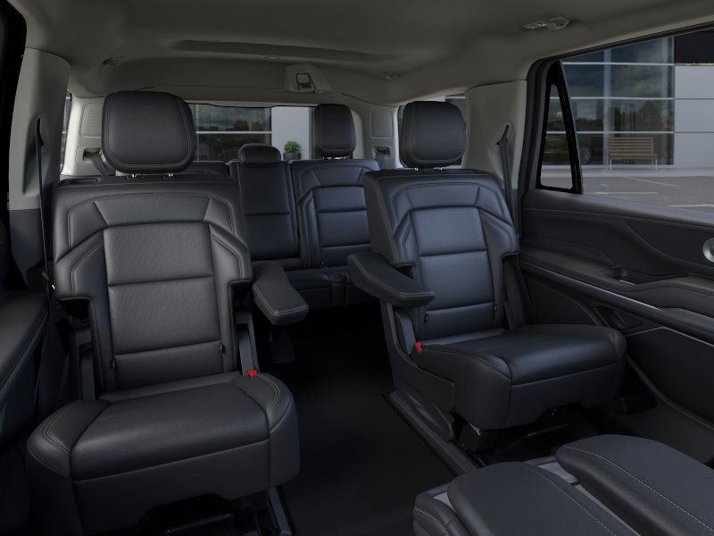 New 2026 Lincoln Navigator Premiere image 11