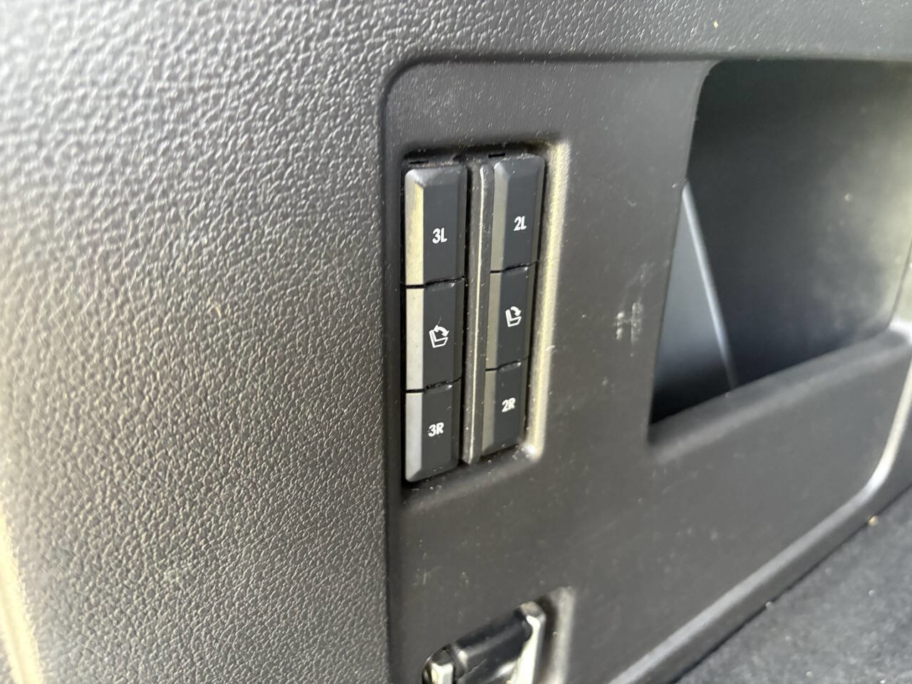 Used 2018 Lincoln Navigator Premiere image 29