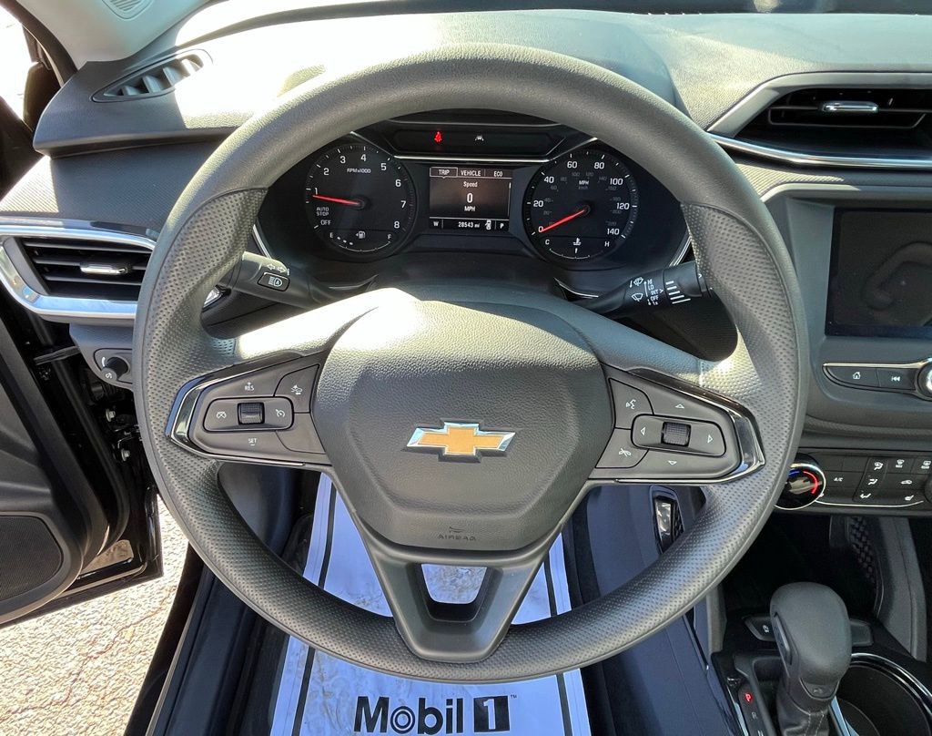 Used 2023 Chevrolet TrailBlazer LT FWD image 12