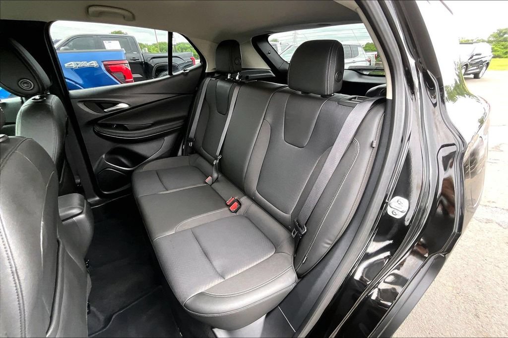 Used 2025 Buick Encore GX Preferred AWD/4WD image 24