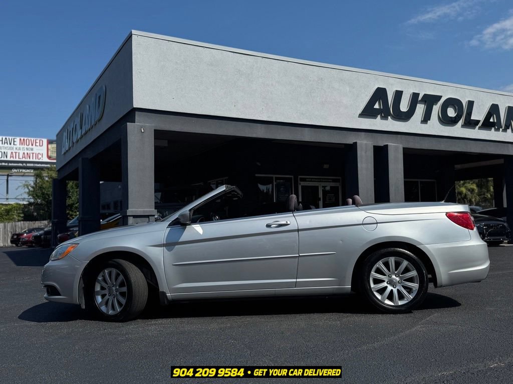 Used 2012 Chrysler 200 Touring FWD image 7