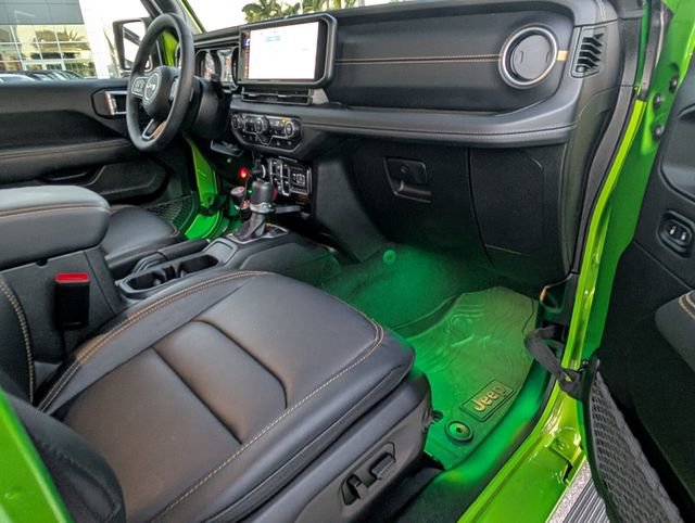 Used 2025 Jeep Gladiator Sport image 14