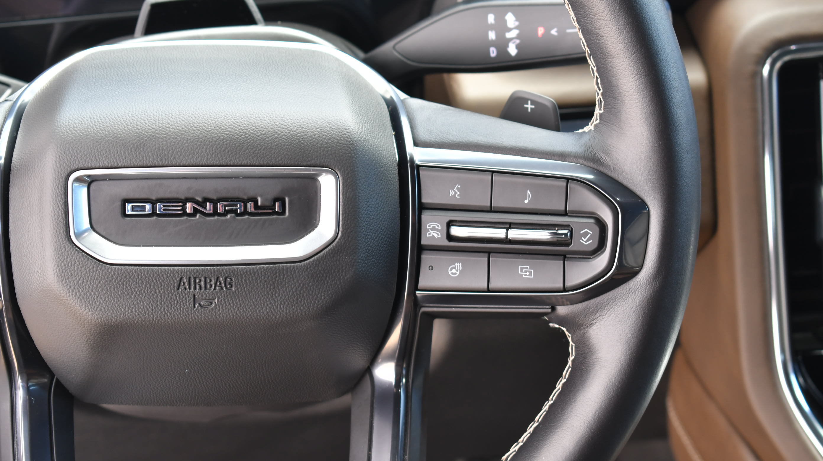 Used 2025 GMC Yukon XL Denali Ultimate AWD/4WD image 24