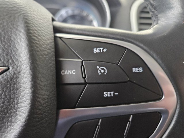 Used 2019 Chrysler 300 Touring w/ Chrome Appearance Package image 25