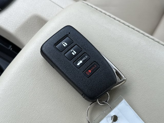 Used 2014 Lexus ES 350 w/ Luxury Package FWD image 29