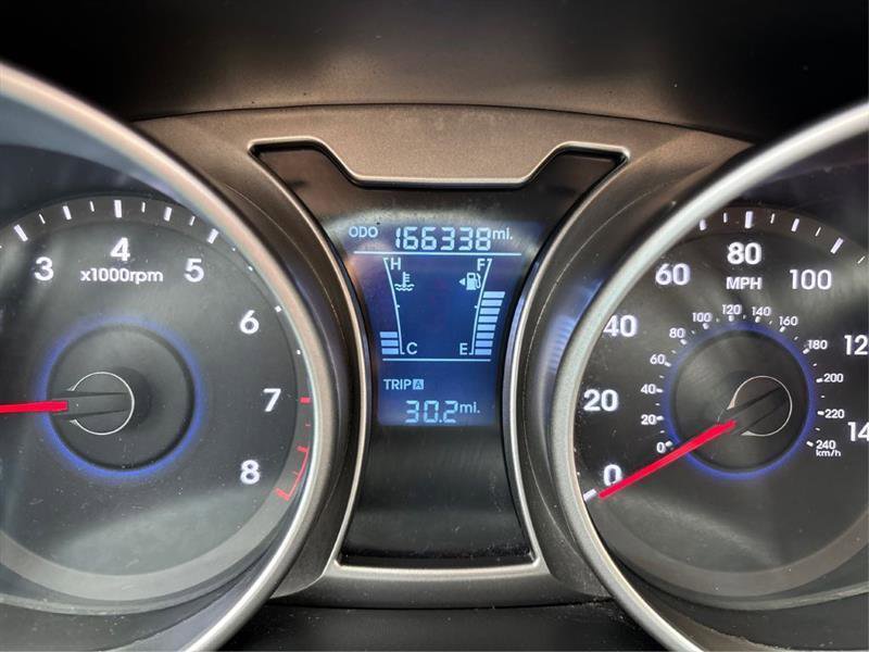 Used 2012 Hyundai Veloster w/ Style Pkg image 25