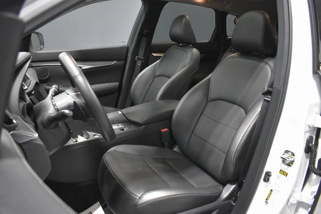 Used 2025 INFINITI QX50 Luxe image 8