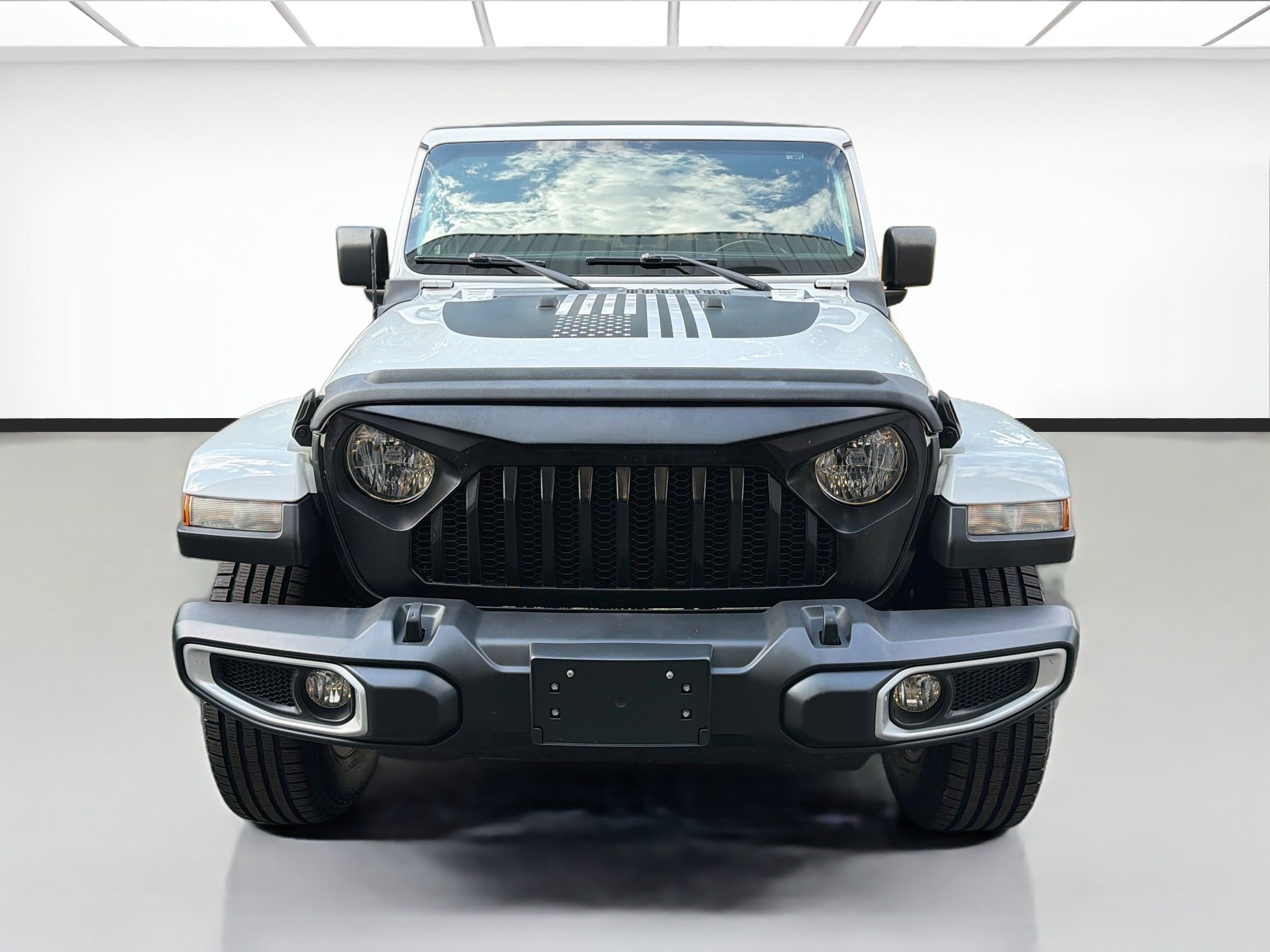 Used 2021 Jeep Gladiator Overland AWD/4WD image 2