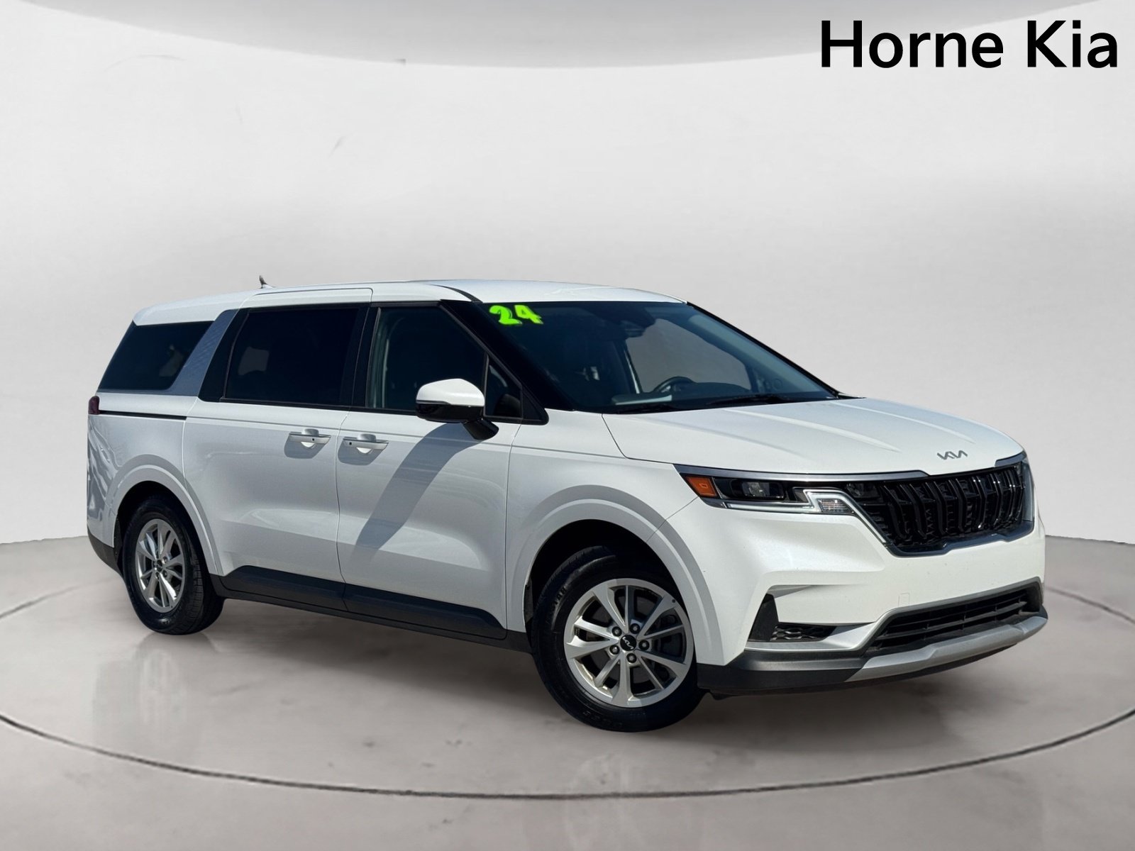 Certified 2024 Kia Carnival LX FWD image 2