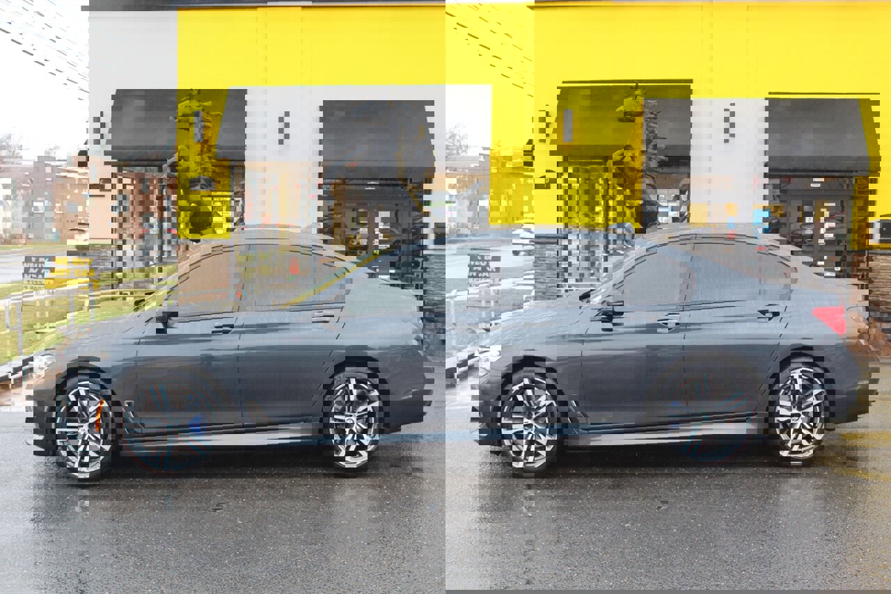 Used 2019 BMW 750i image 27