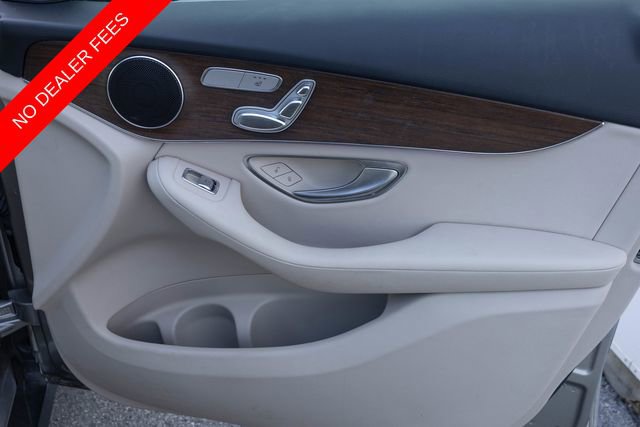 Used 2022 Mercedes-Benz GLC 300 4MATIC w/ Premium Package Lite image 20