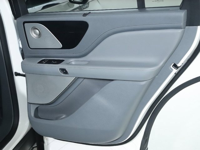 Used 2020 Lincoln Aviator Reserve w/ Equipment Group 202A image 33