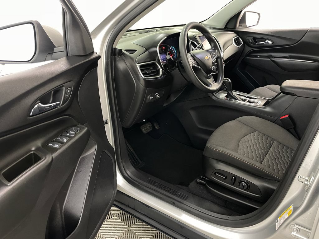 Used 2020 Chevrolet Equinox LT FWD image 19
