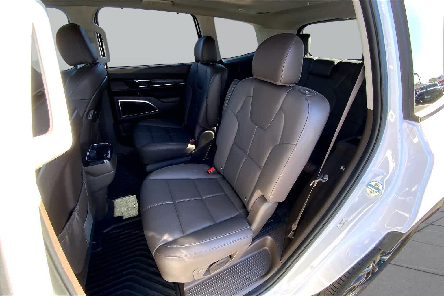 Used 2021 Kia Telluride SX w/ Towing Package FWD image 21