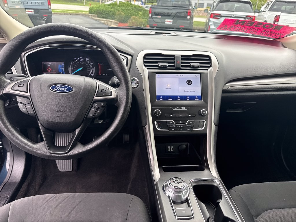 Used 2020 Ford Fusion SE FWD image 22