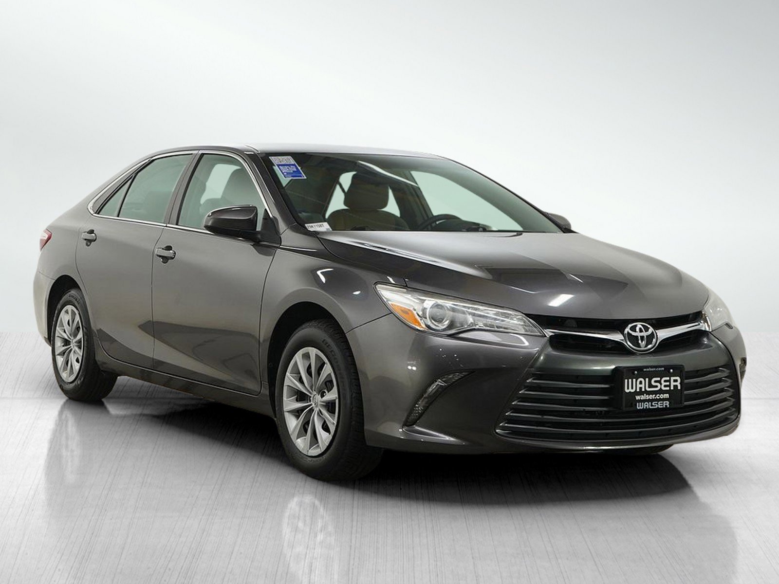Used 2015 Toyota Camry LE image 8