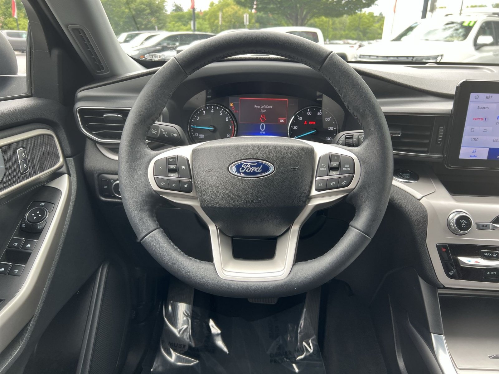 Used 2023 Ford Explorer XLT w/ Equipment Group 202A AWD/4WD image 16