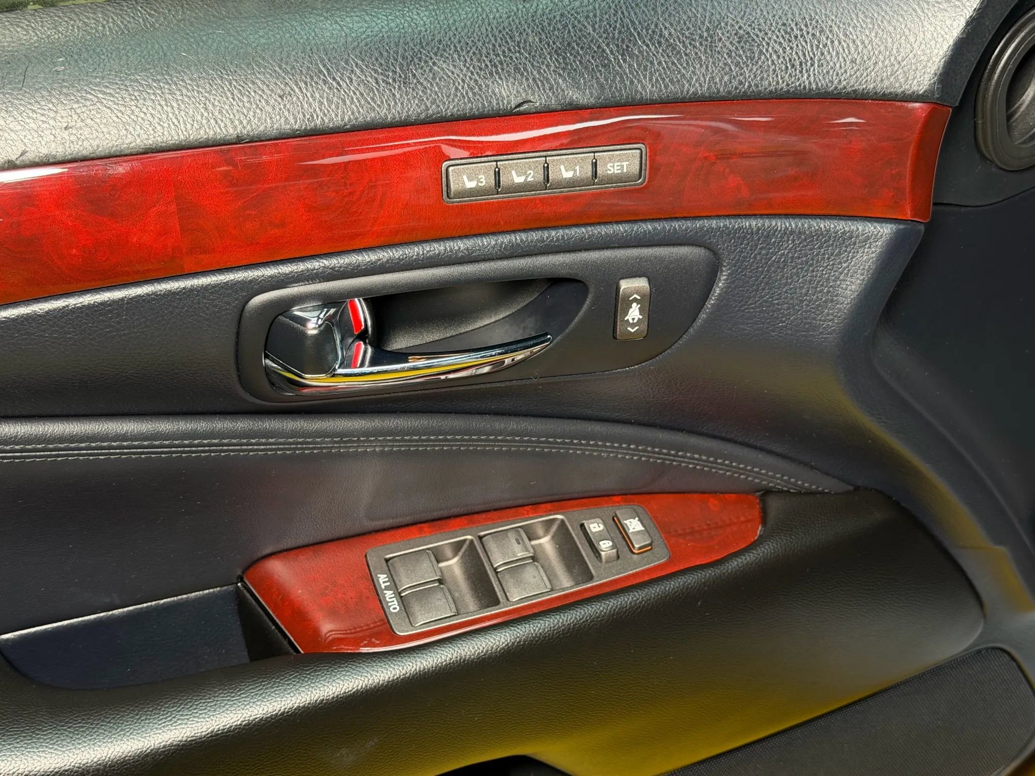 Used 2008 Lexus LS 460 image 33