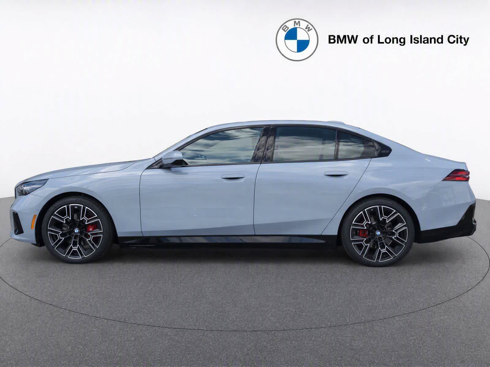 New 2027 BMW 530i xDrive w/ M Sport Package AWD/4WD image 4