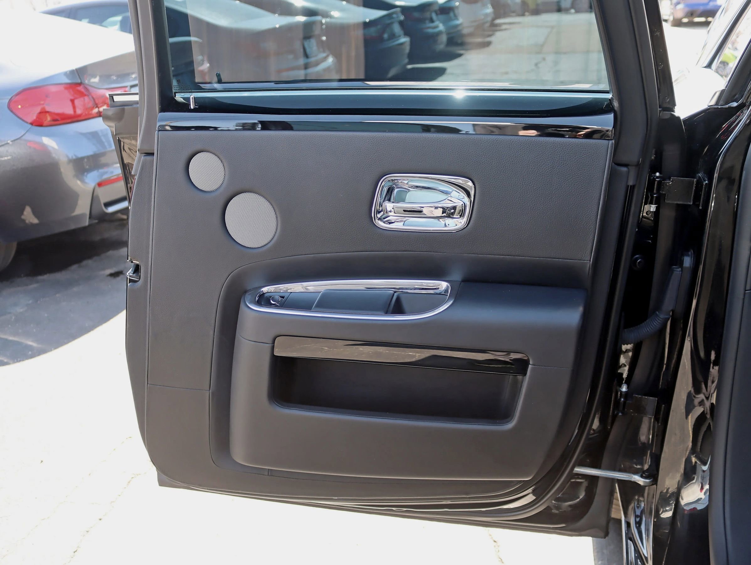 Used 2015 Rolls-Royce Ghost RWD image 45