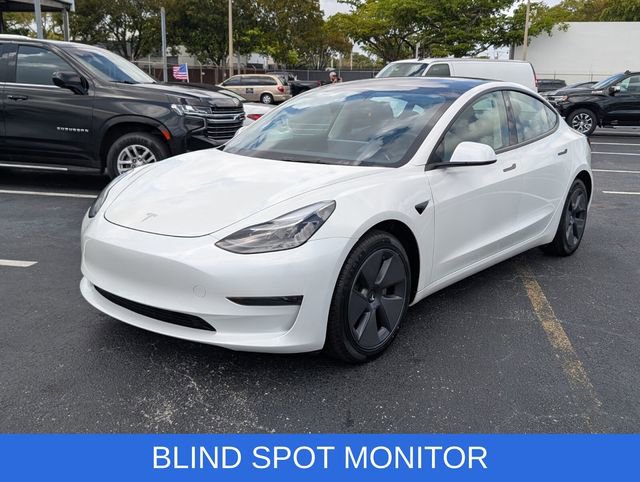 Used 2023 Tesla Model 3 Standard Range image 3