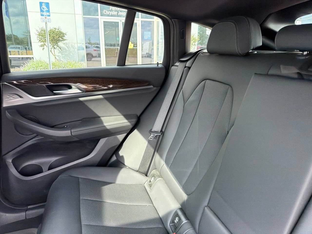 Used 2022 BMW X4 xDrive30i AWD/4WD image 23