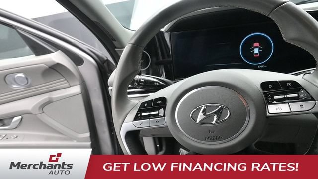 Used 2023 Hyundai Elantra SEL w/ Convenience Package FWD image 16