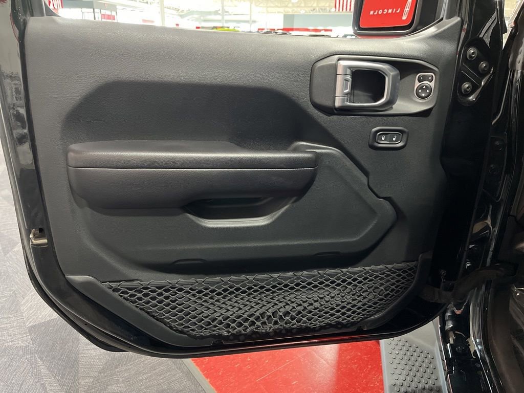 Used 2018 Jeep Wrangler Rubicon AWD/4WD image 11