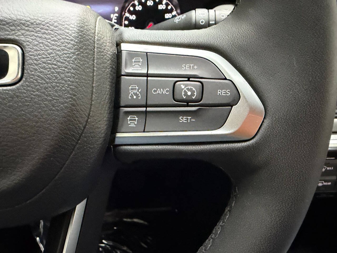 Used 2026 Jeep Compass Limited AWD/4WD image 24