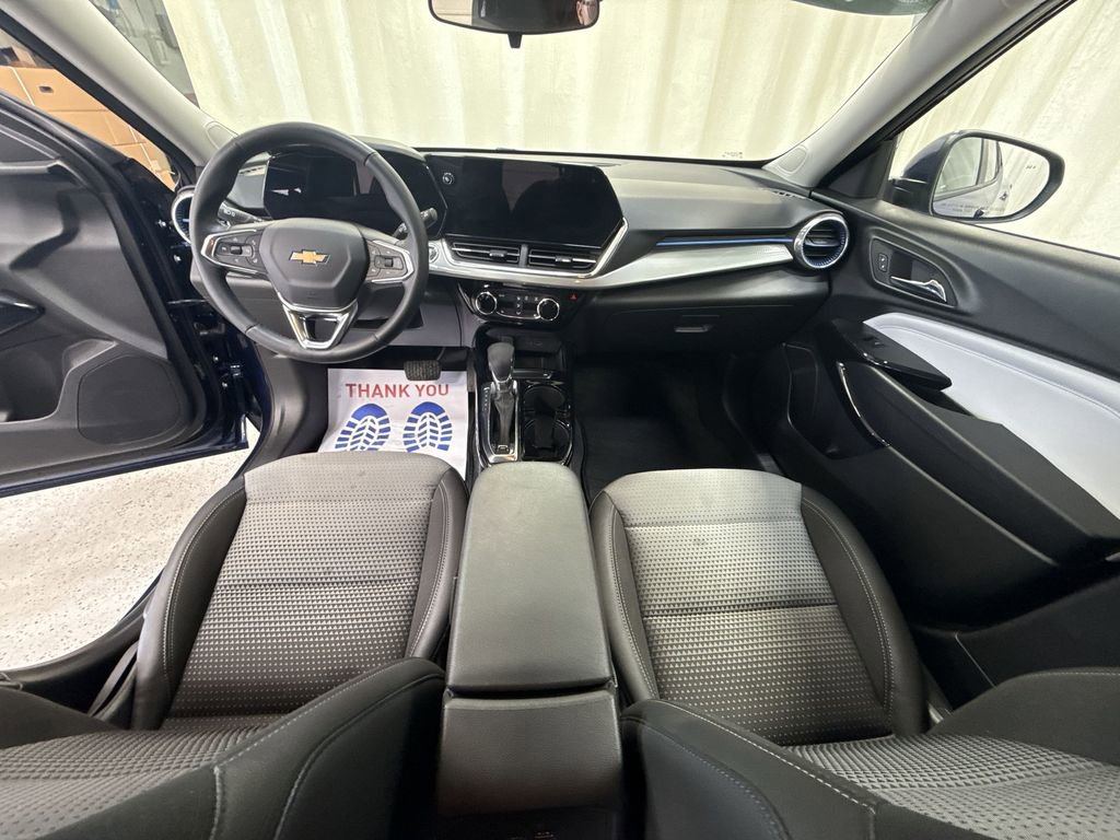 Certified 2024 Chevrolet Trax LT w/ Driver Confidence Package image 28