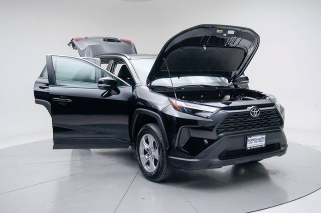 Used 2025 Toyota RAV4 XLE AWD/4WD image 16