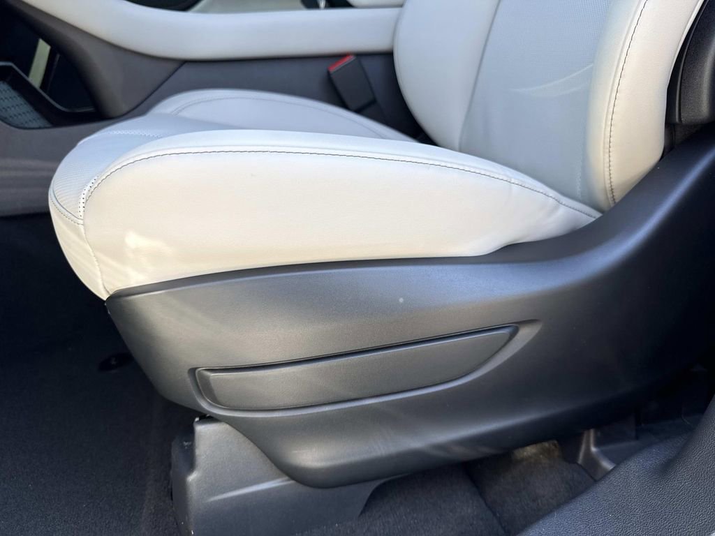 New 2026 Lincoln Aviator 2WD w/ Jet Appearance Package image 21