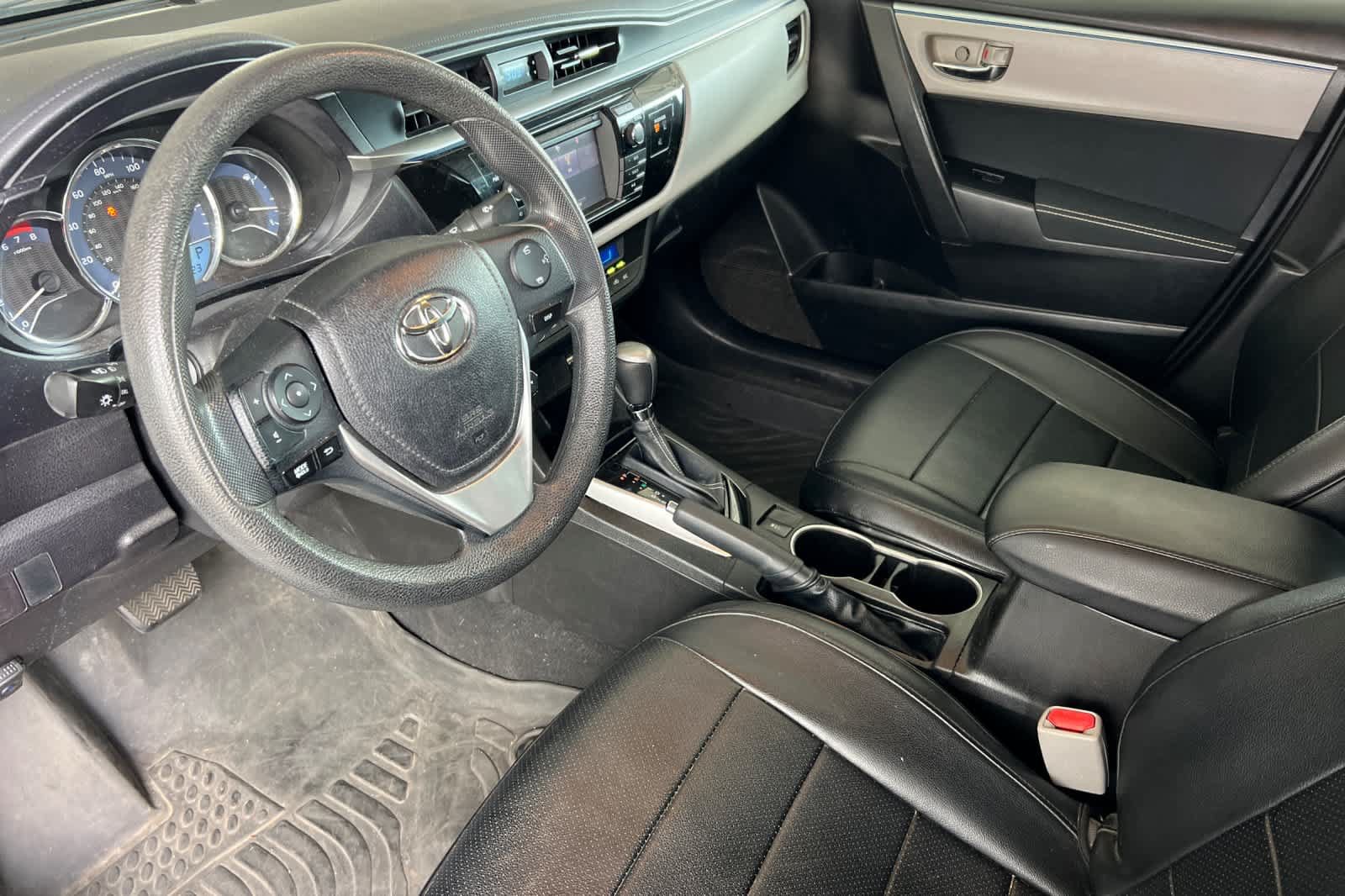 Used 2016 Toyota Corolla LE FWD image 9