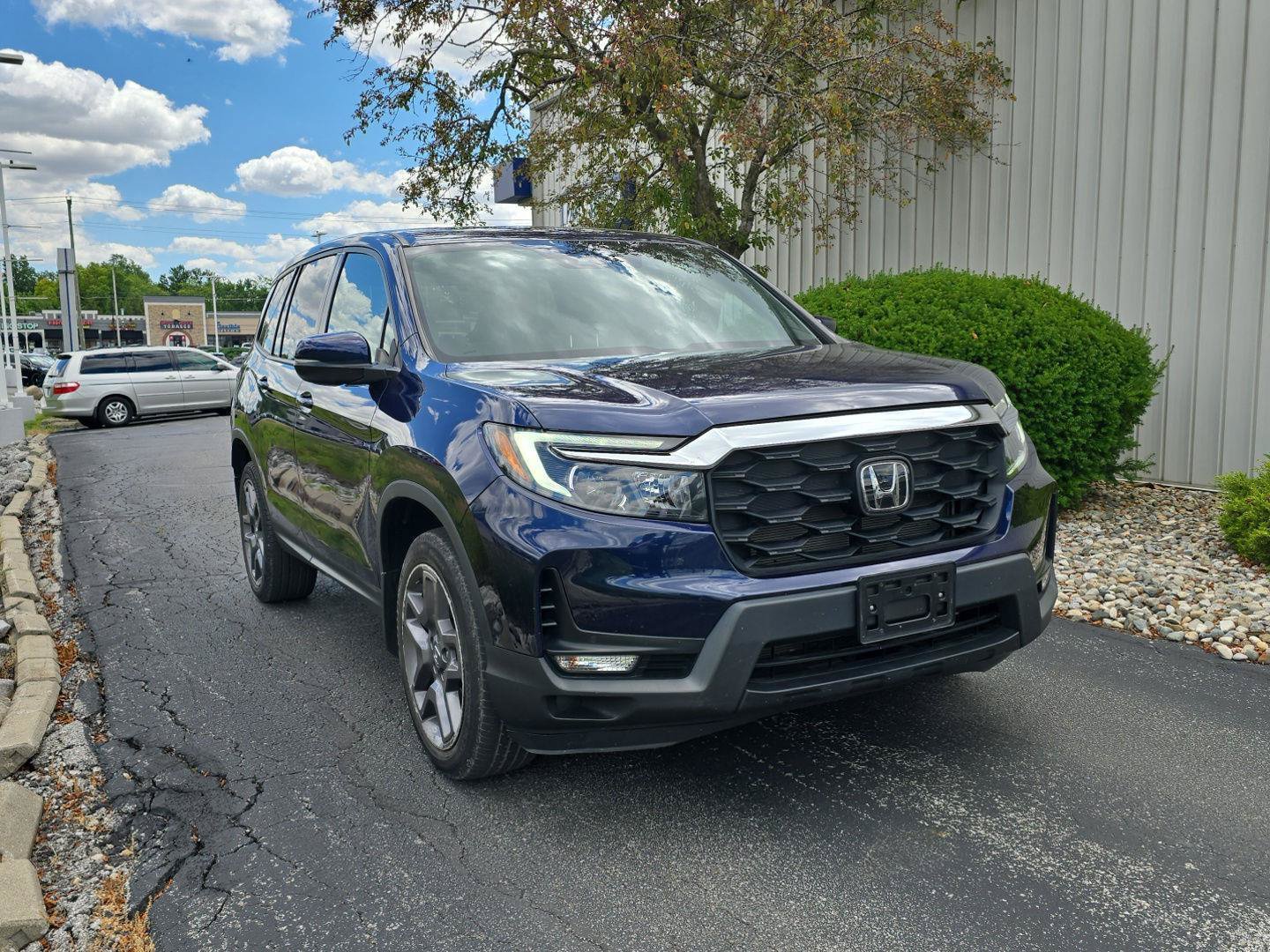 Used 2023 Honda Passport EX-L image 9