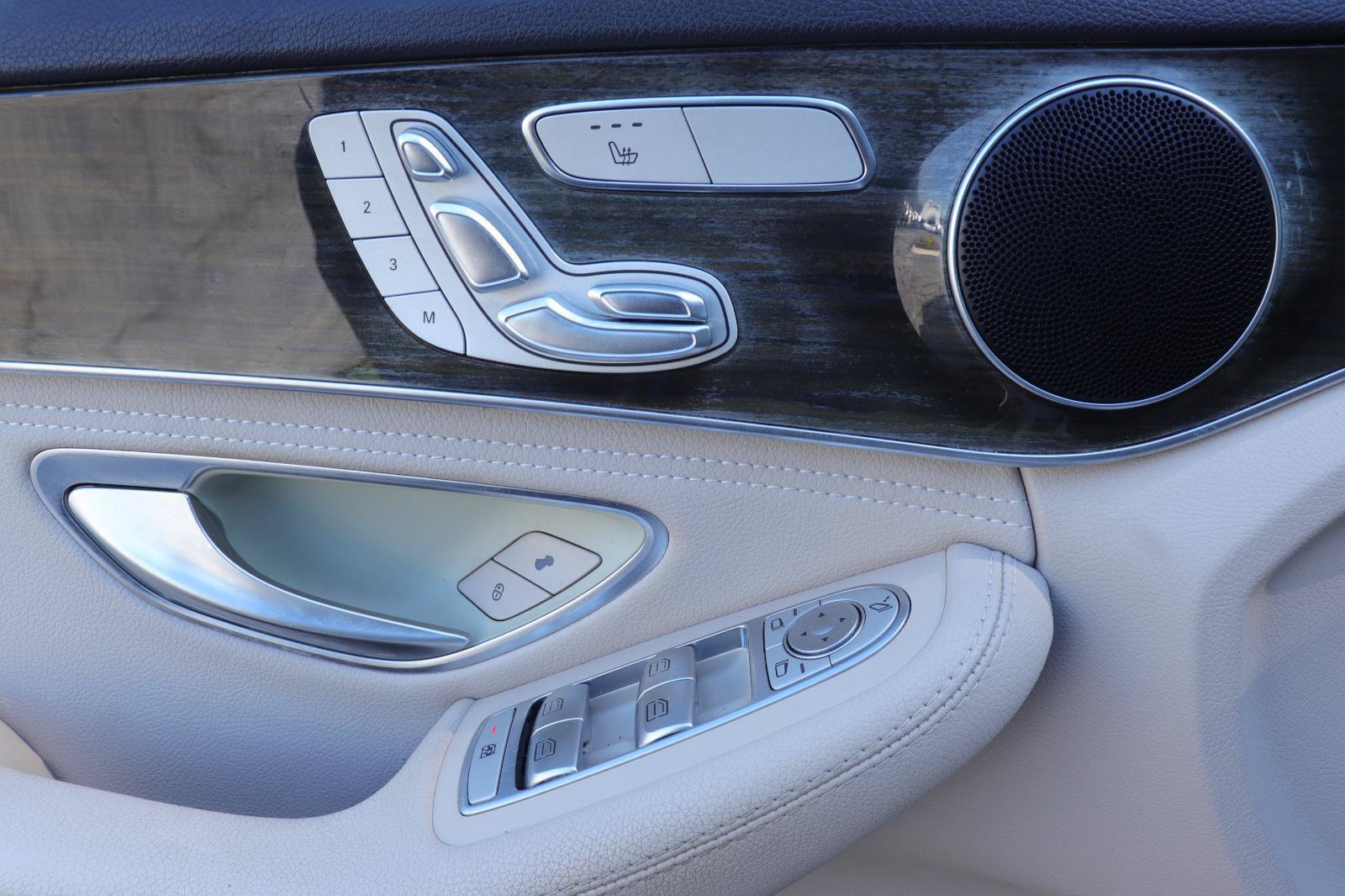 Used 2016 Mercedes-Benz C 300 Sedan image 19