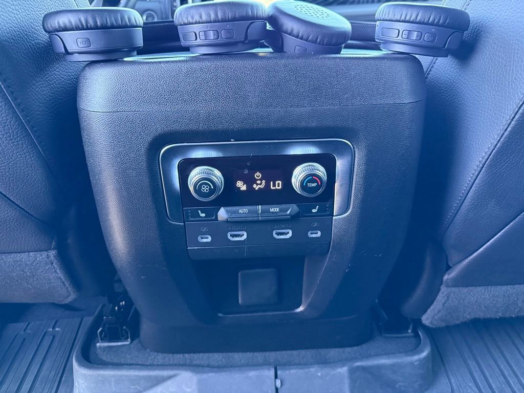 Used 2024 GMC Yukon XL Denali w/ Advanced Technology Package image 36