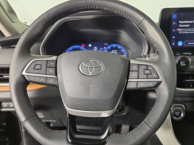 Used 2024 Toyota Grand Highlander AWD image 23