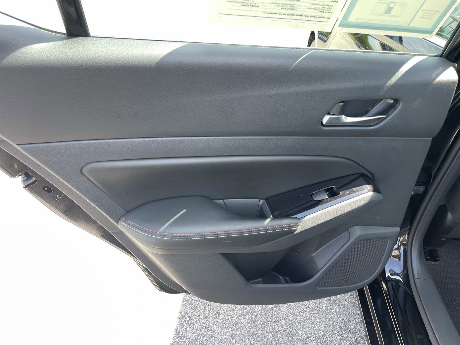Used 2023 Nissan Altima 2.5 SR w/ SR Premium Package FWD image 12