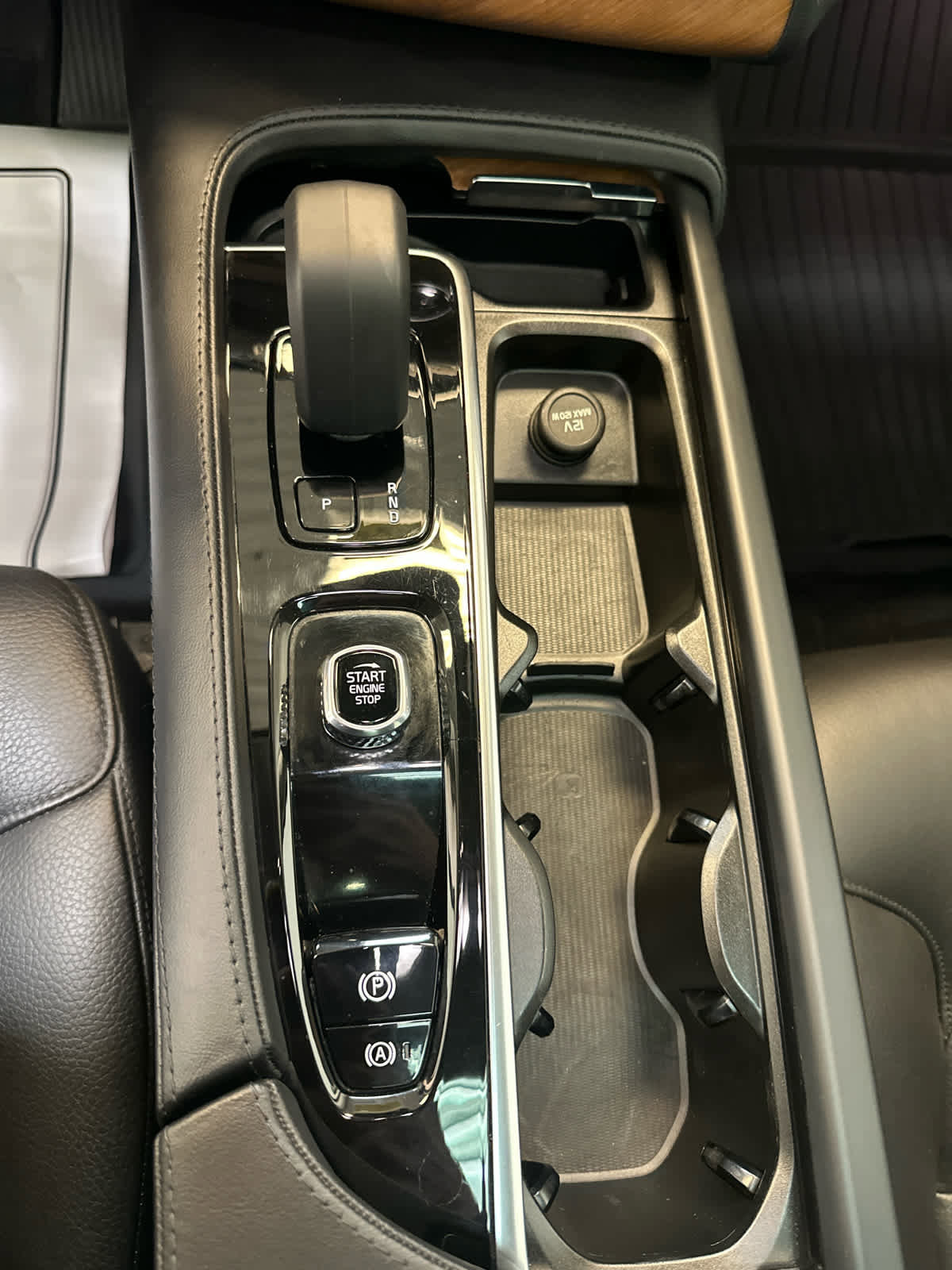 Used 2023 Volvo XC90 T8 Plus image 18