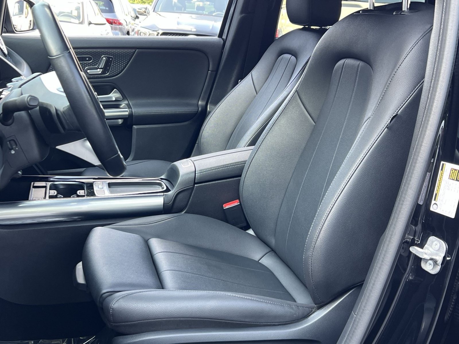 Used 2025 Mercedes-Benz GLA 250 4MATIC image 18