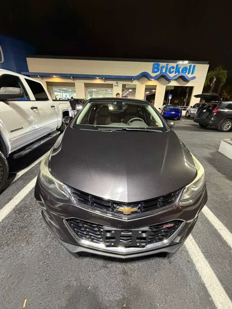 Used 2017 Chevrolet Cruze LT w/ Convenience Package image 2