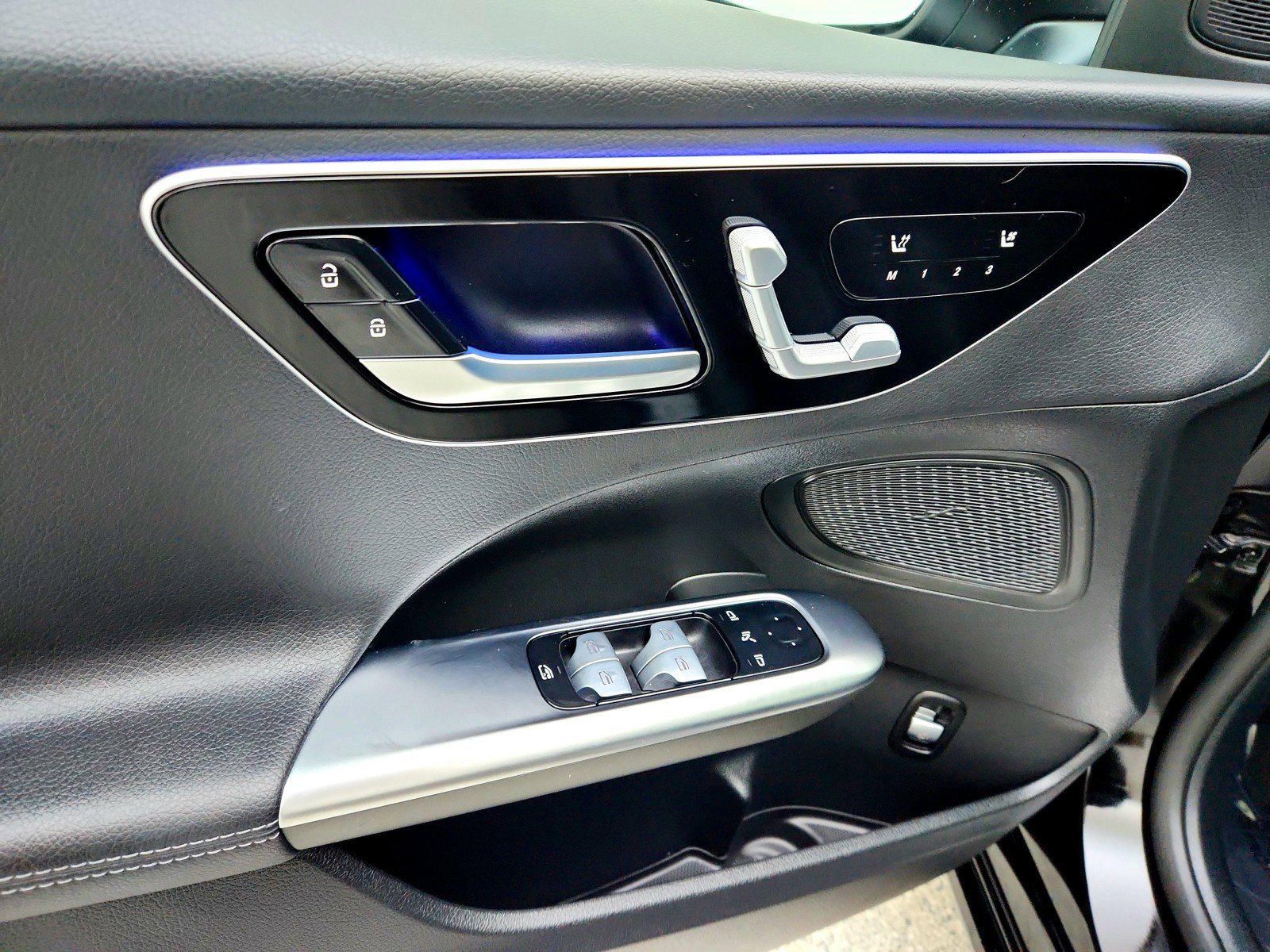 Certified 2025 Mercedes-Benz C 300 Sedan image 23