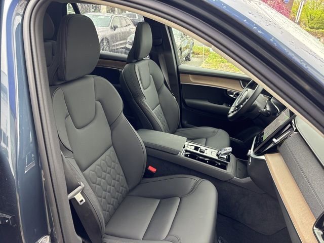 Used 2025 Volvo XC90 B6 Plus AWD/4WD image 17