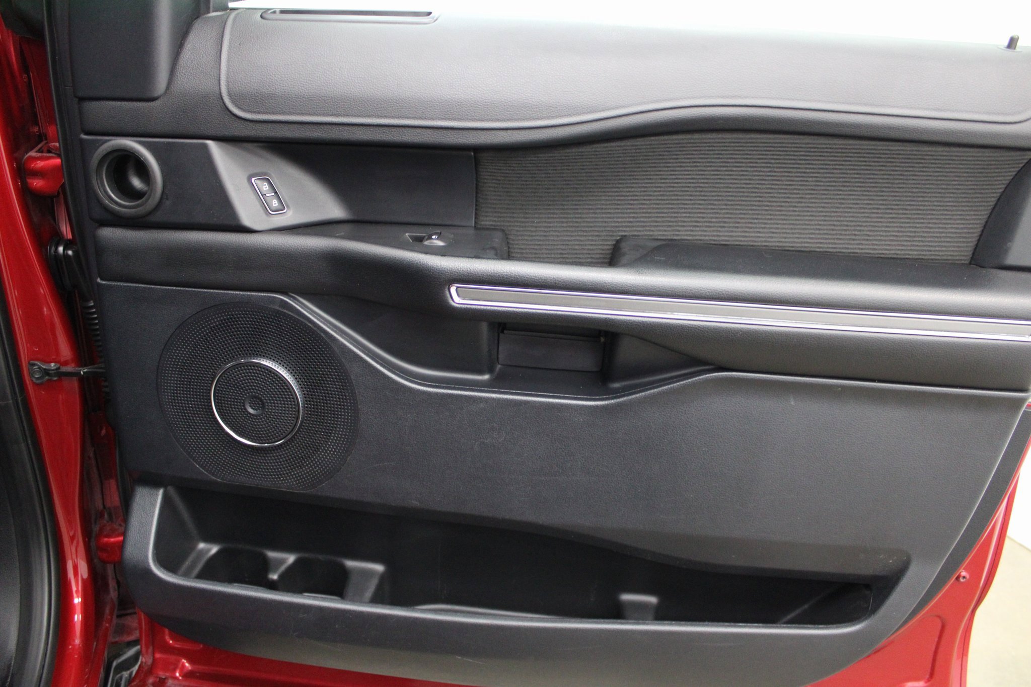 Used 2020 Ford Expedition XLT image 29