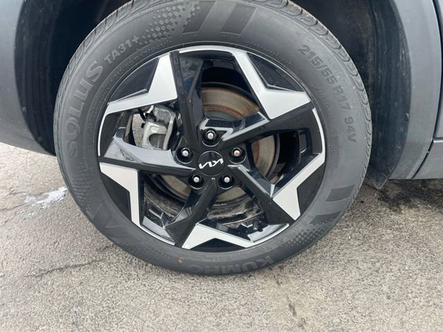 Certified 2025 Kia Seltos EX w/ EX Sunroof Package image 18