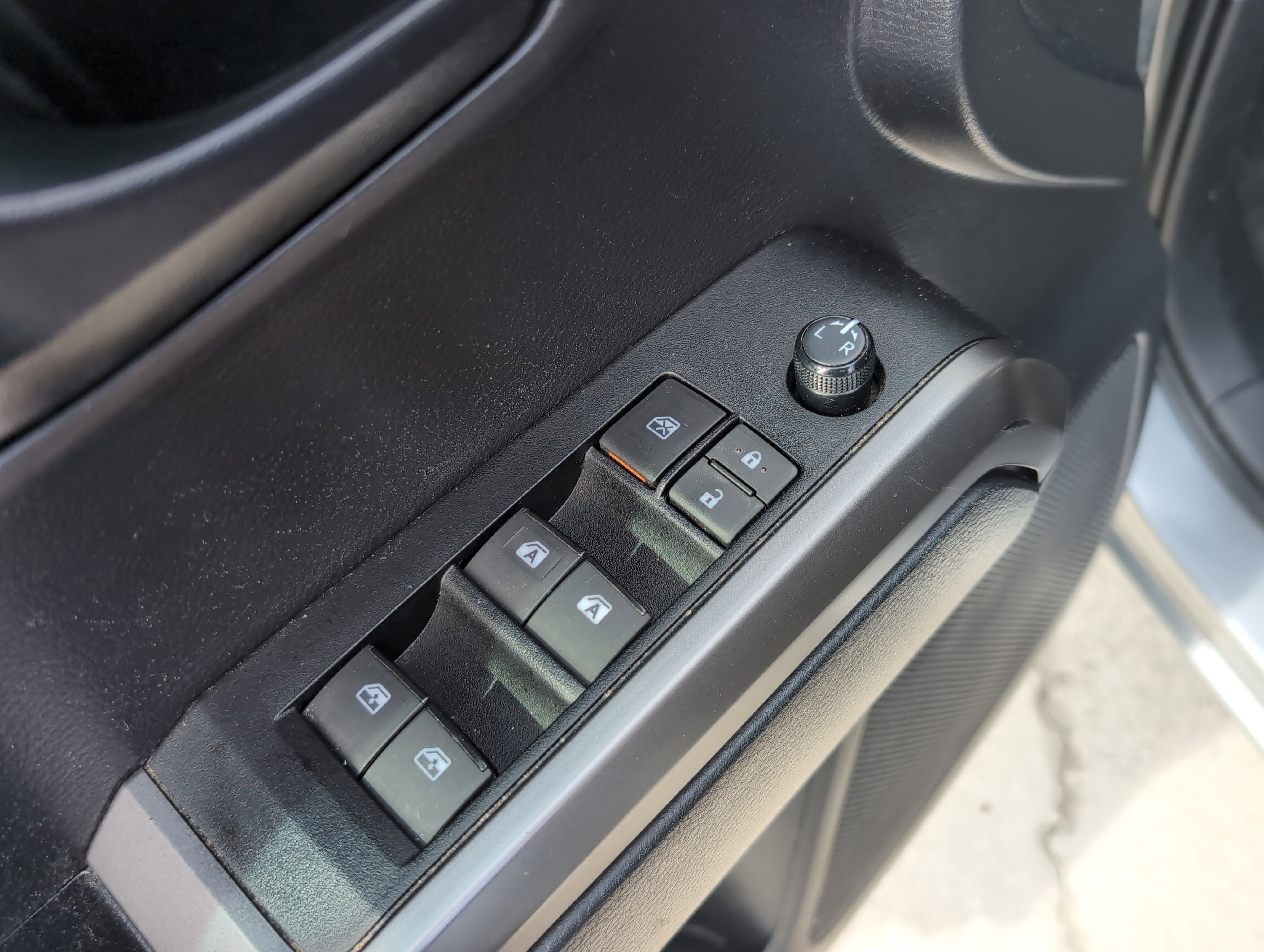 Certified 2023 Toyota Tacoma SR5 AWD/4WD image 15