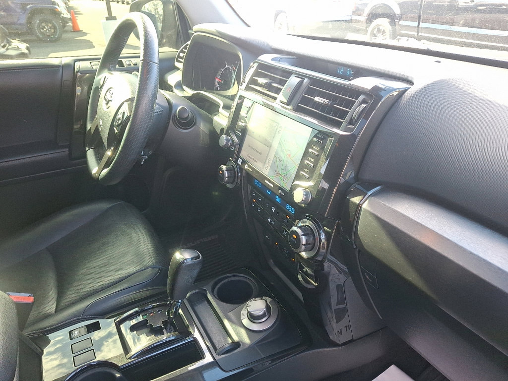 Used 2020 Toyota 4Runner 4WD image 12