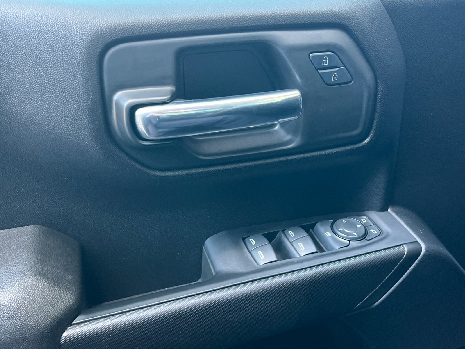 Used 2024 Chevrolet Silverado 1500 Custom RWD image 11