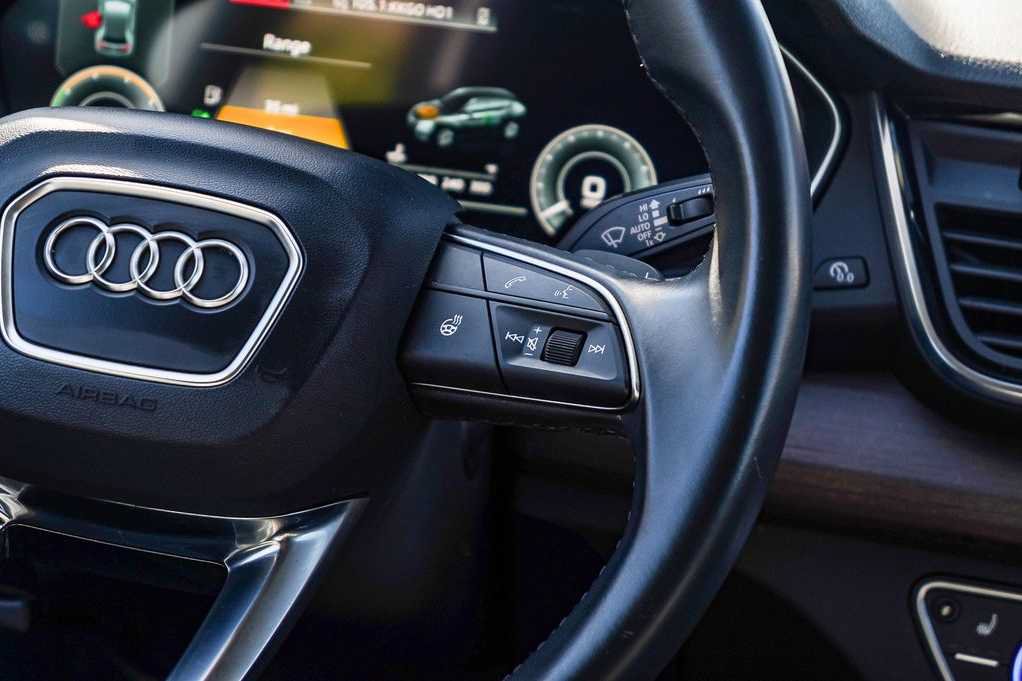 Used 2023 Audi Q5 e Premium w/ Convenience Package AWD/4WD image 17